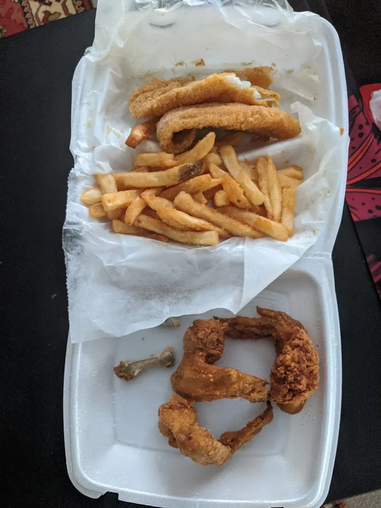 Catfish Chicken Wings with Fries